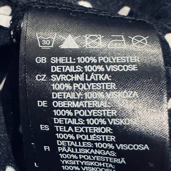 ✨ H&M Black & White Polka Dot Blouse (Size S) ✨ - Picture 9 of 11